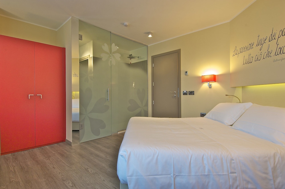 Harmony Suite Hotel 12/44