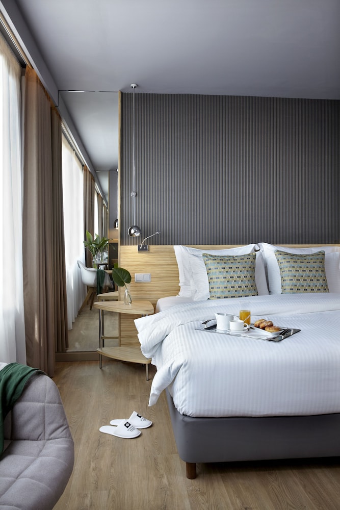 STANDARD, TWIN BEDS, ATRIUM VIEW