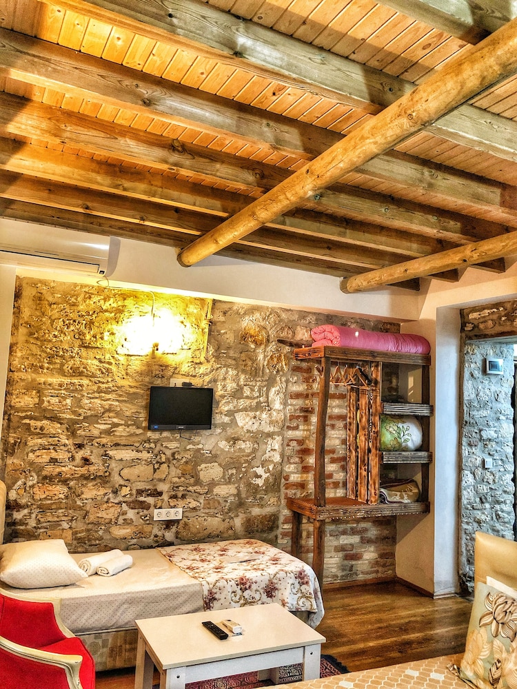 Parmis Boutique House 42/50