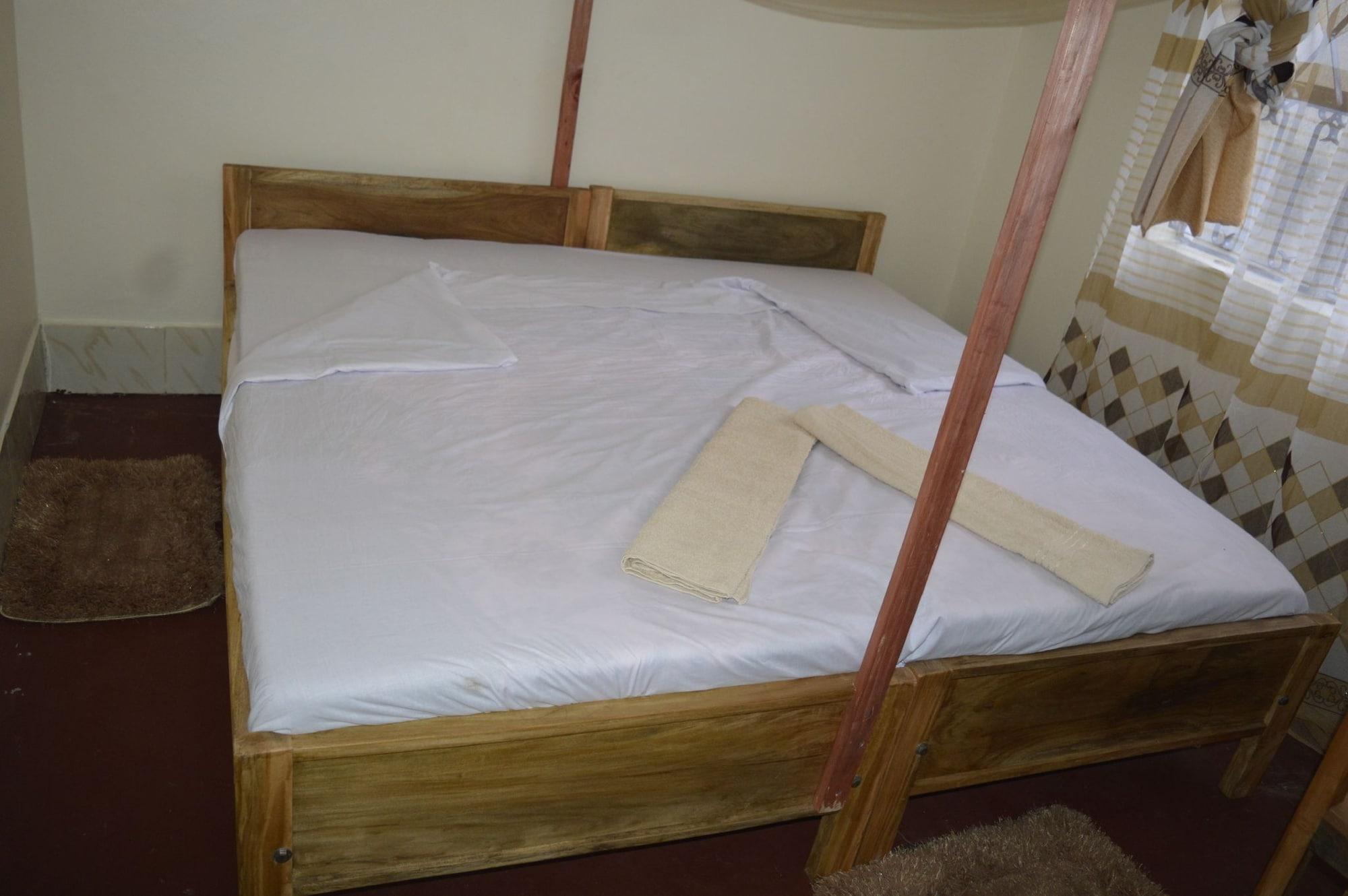 Swahili Home Stay 4/10