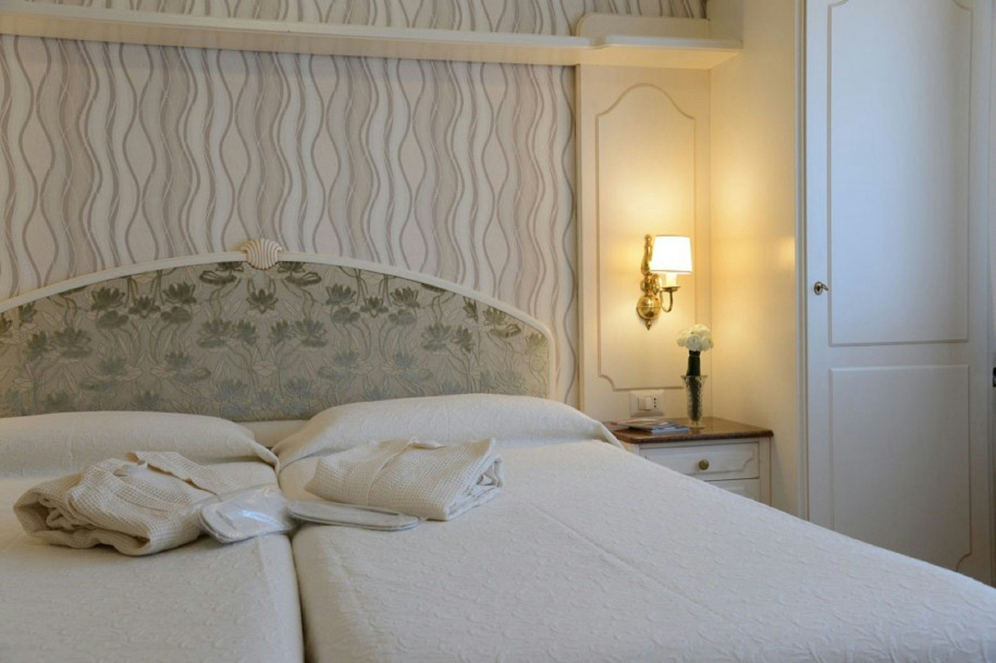 Hotel Metropole Suisse 4/21