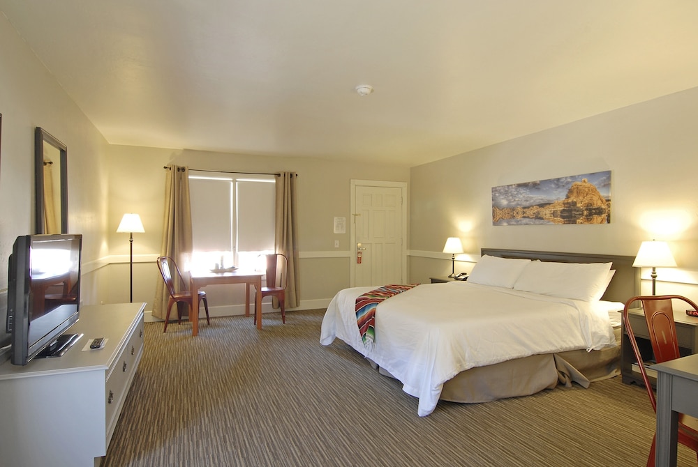 Palm Canyon Hotel and RV Resort 20/73