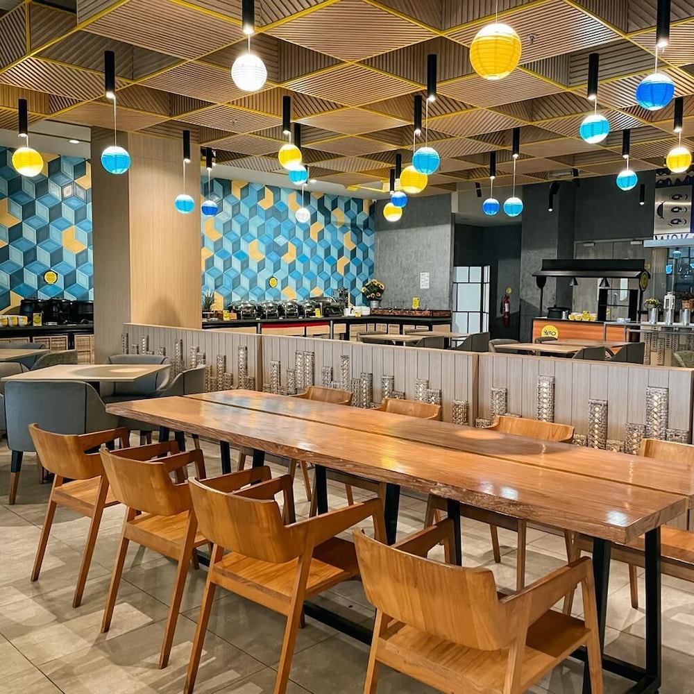 Yello Hotel Paskal Bandung 30/41