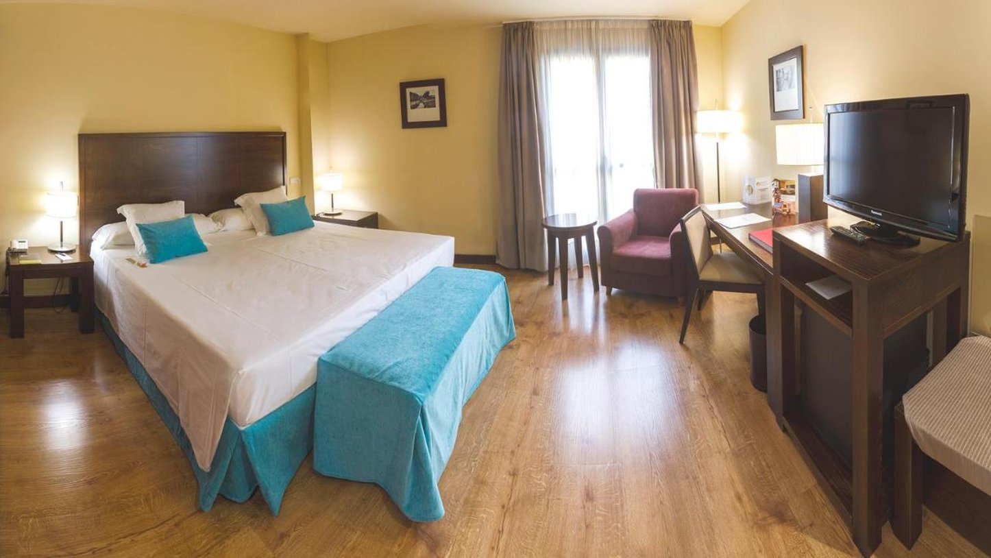 Gran Hotel Ciudad De Barbastro 10/28