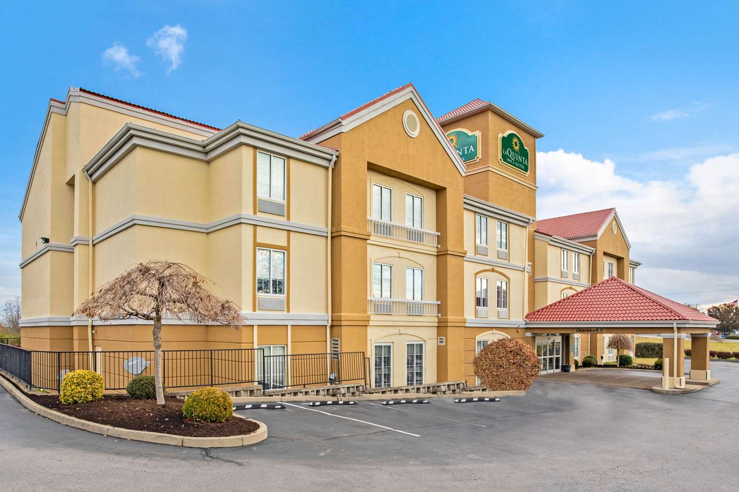 La Quinta Inn & Suites by Wyndham Lexington South / Hamburg 37/40
