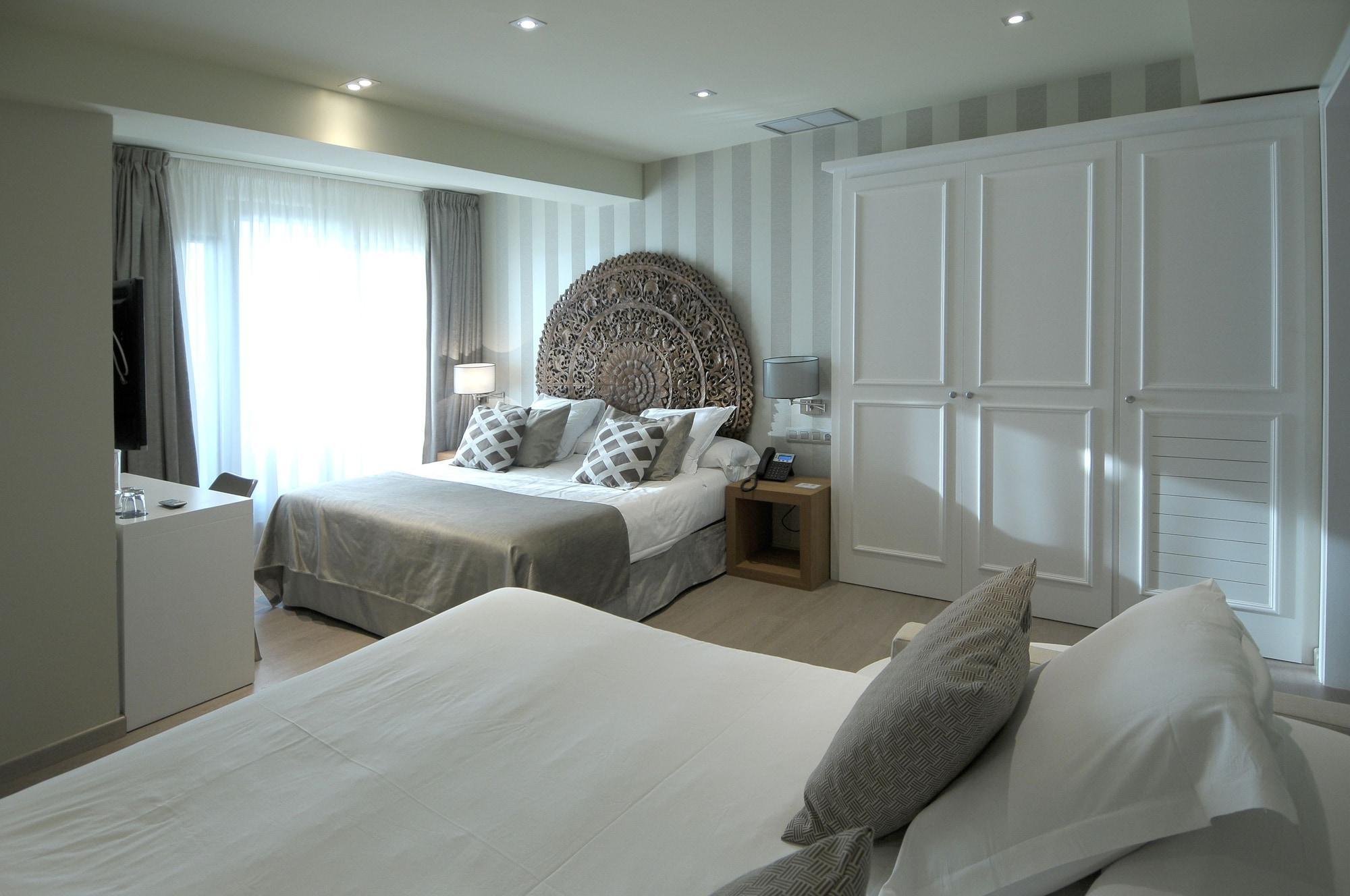 جناح بإطلالة على المدينة بشرفة، Serennia Exclusive Rooms 4/6