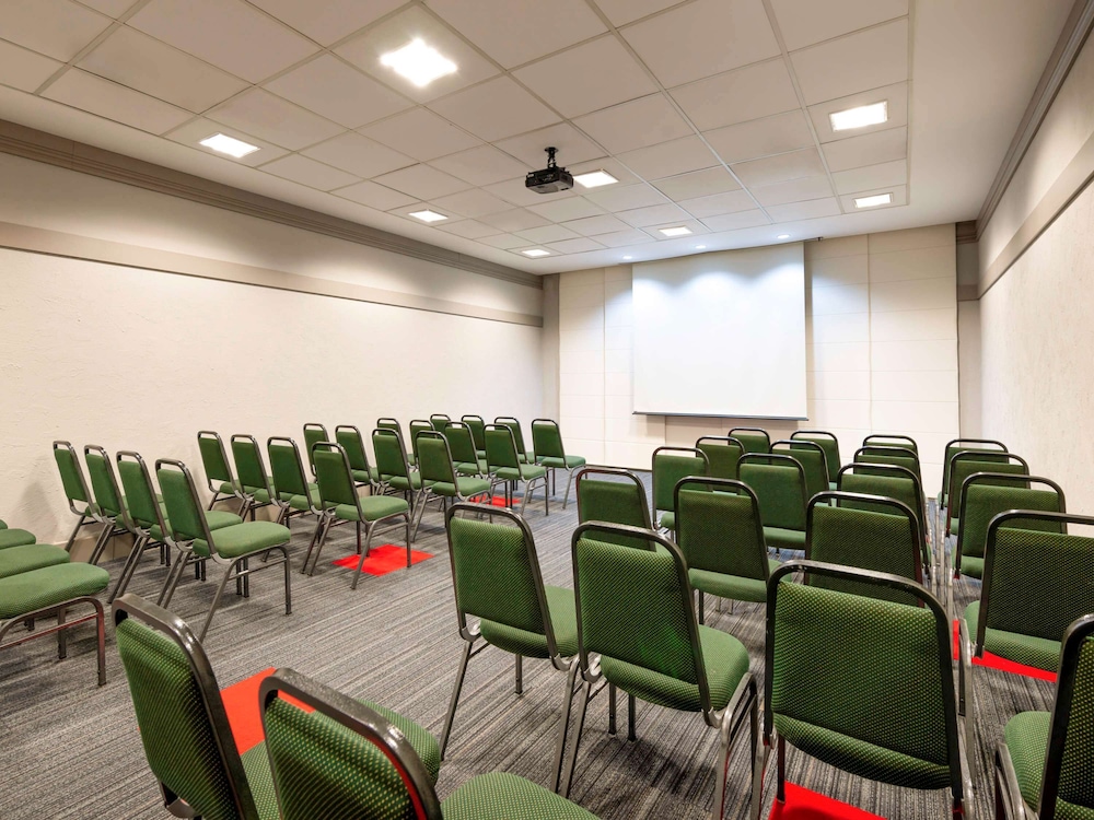 Ibis Sao Carlos 37/48