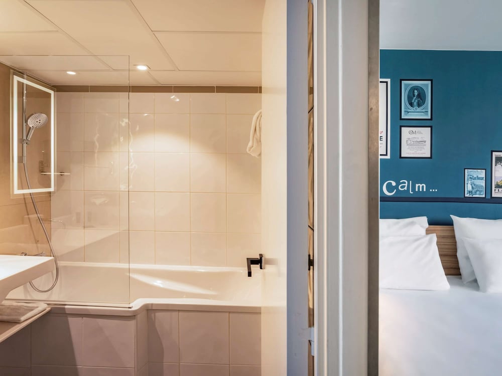 NOVOTEL BEAUNE 18/73
