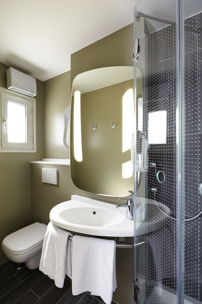 Ibis Marne La Vallee Champs 55/57