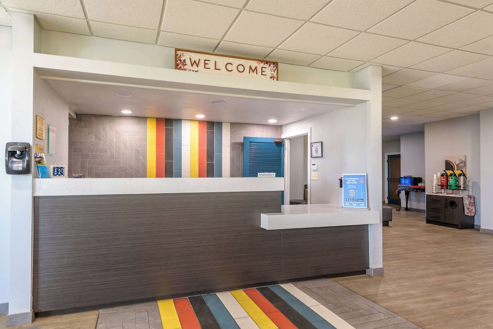 Lobby at Motel6 Spring Hill, FL - Weeki Wachee, SPRING HILL - FL