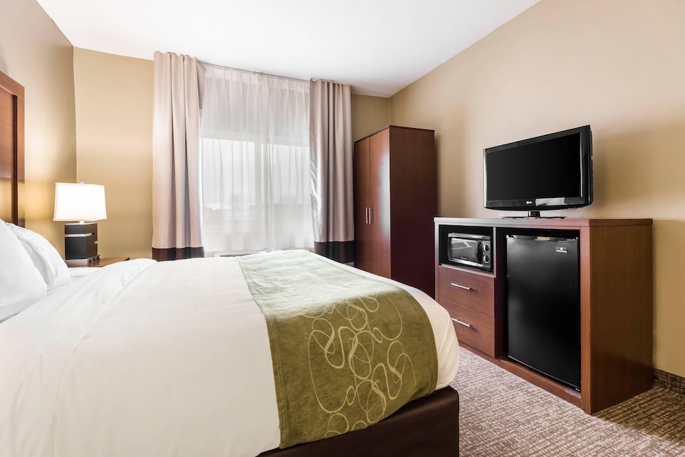 Comfort Suites Sioux Falls Mall District SD photo2