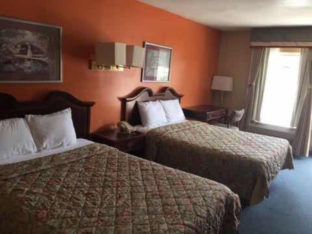 DELUXE, 2 QUEEN BEDS