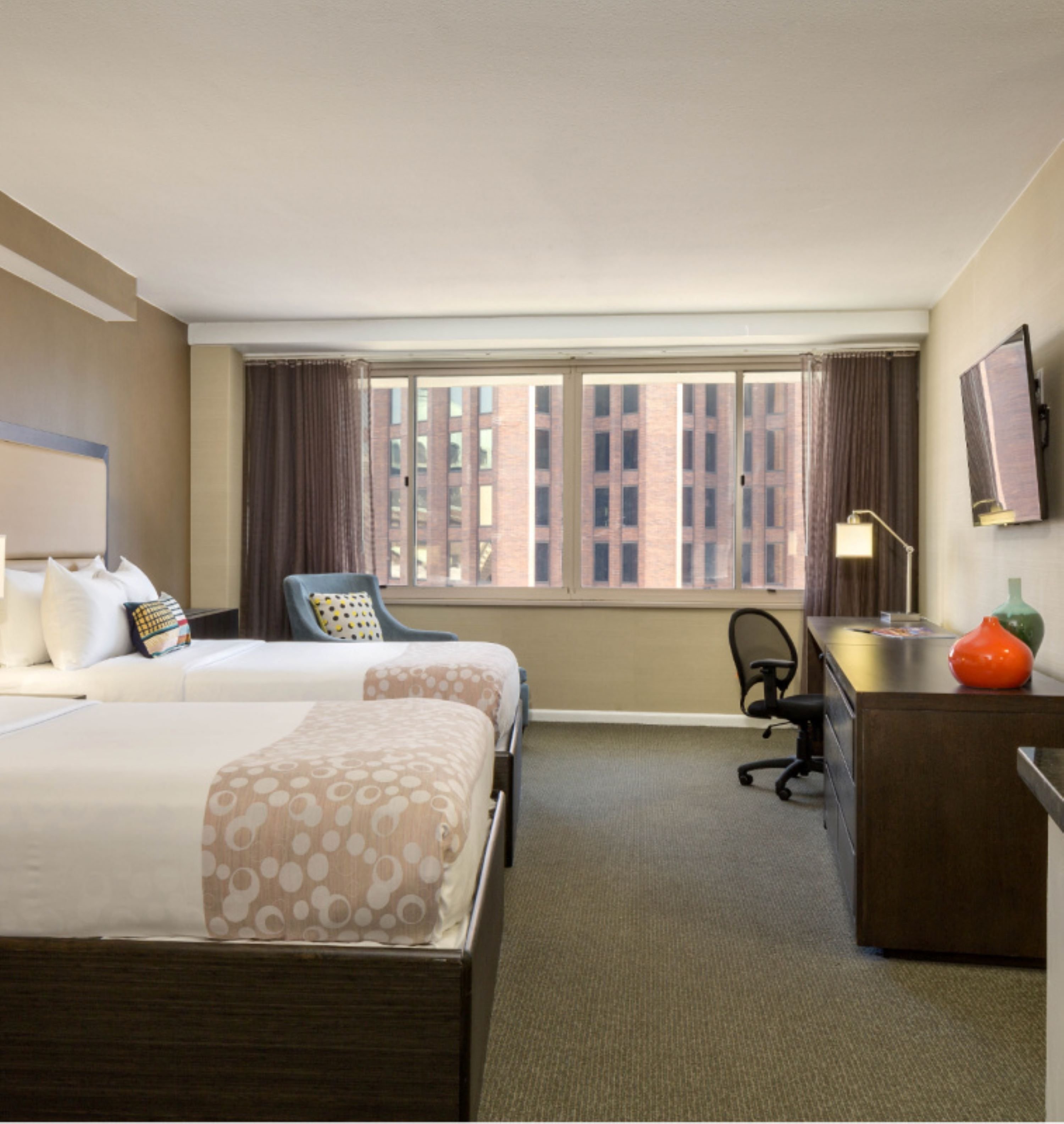 STUDIO, SUITE, 2 DOUBLE BEDS