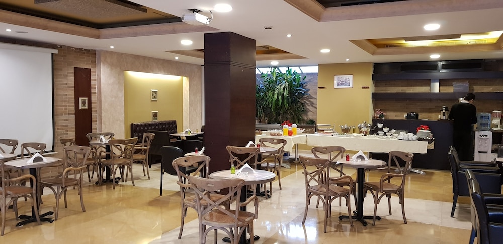 Ceasar S Park Hotel 38/50