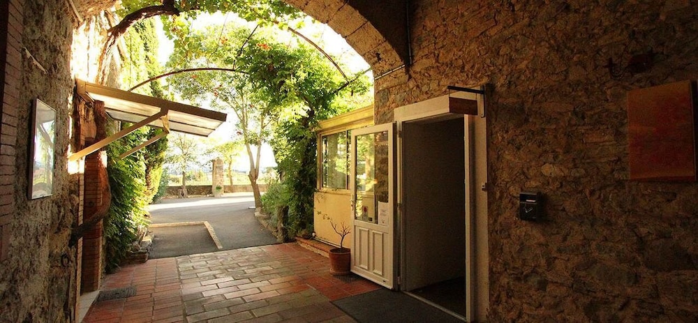 AUBERGE COTE JARDIN 52/56