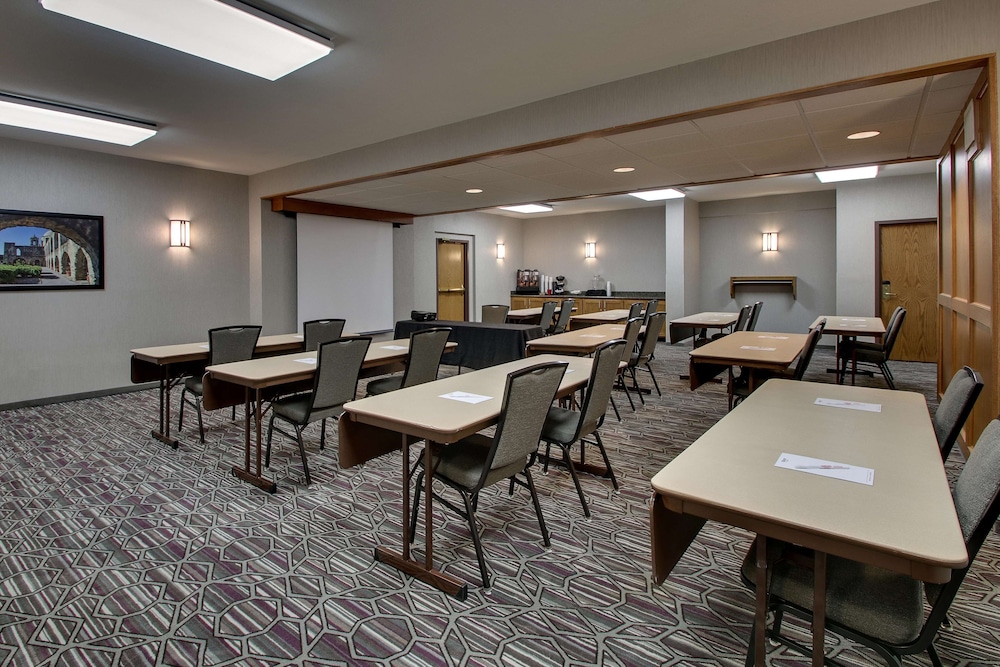Drury Plaza Hotel San Antonio Airport 39/50