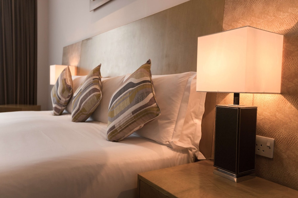 PARK PLAZA CARDIFF 34/60
