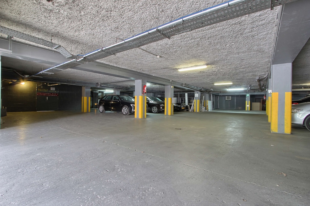 Kyriad Paris Nord Porte de Saint Ouen Formely Alliance Hotel Paris Porte de Saint Ouen 46/50