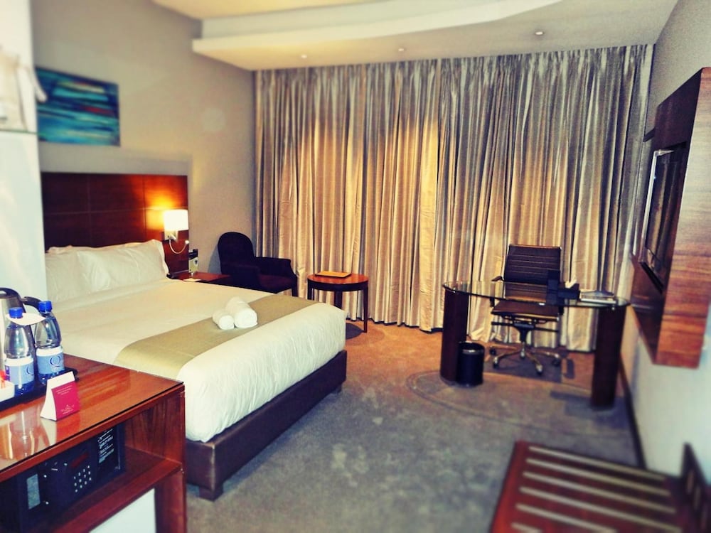 Grand Palace Hotel 12/44