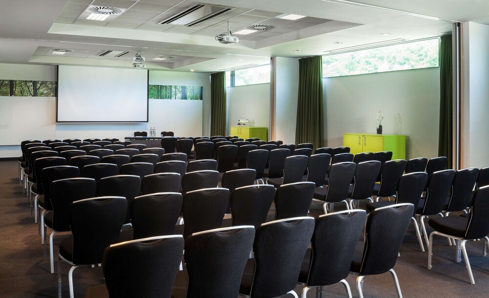 Park Inn By Radisson Liege Airport 71/81