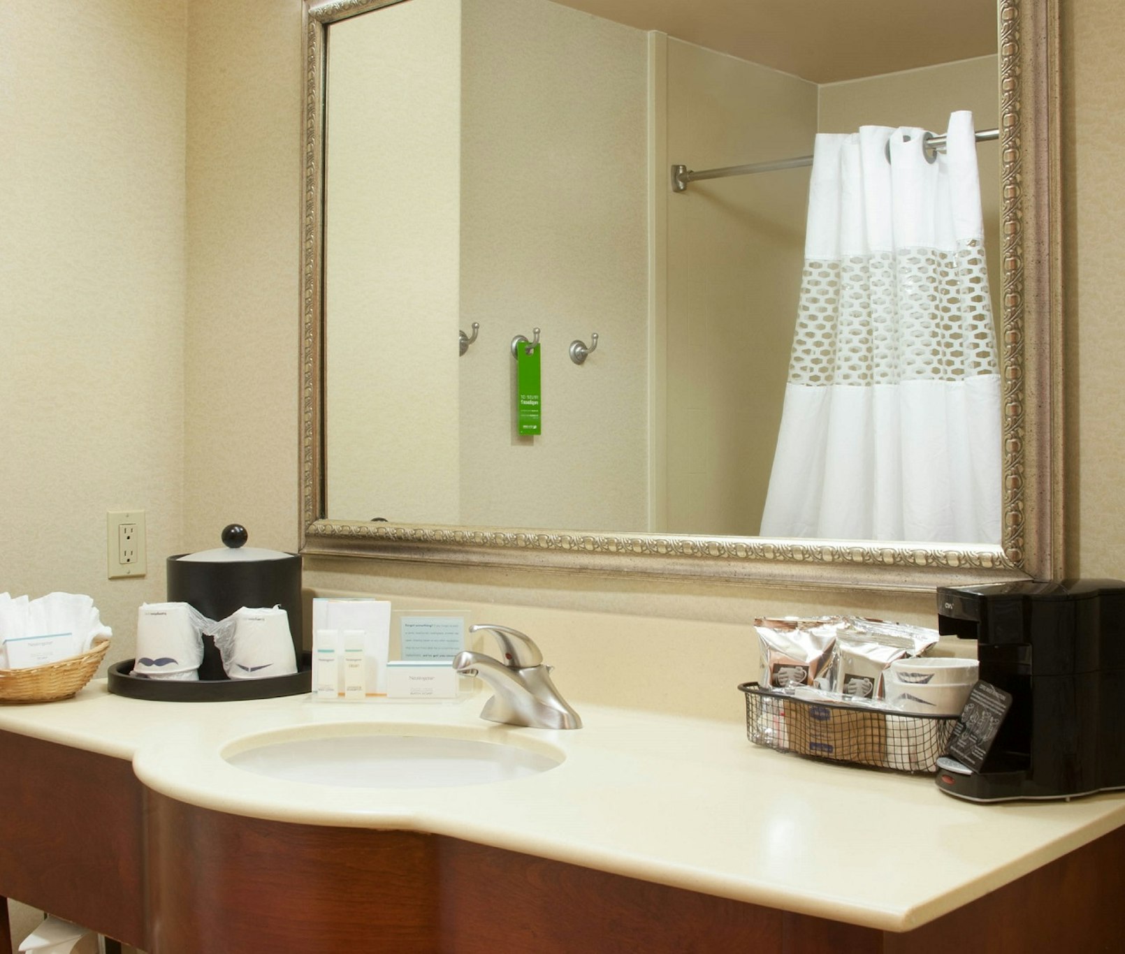 غرفة قياسية بسرير كينج، Hampton Inn And Suites Brownsville 2/2