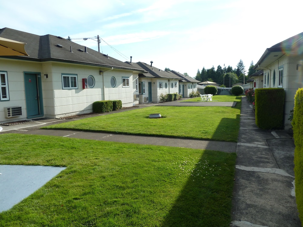 Milwaukie Inn Portland South 46/55