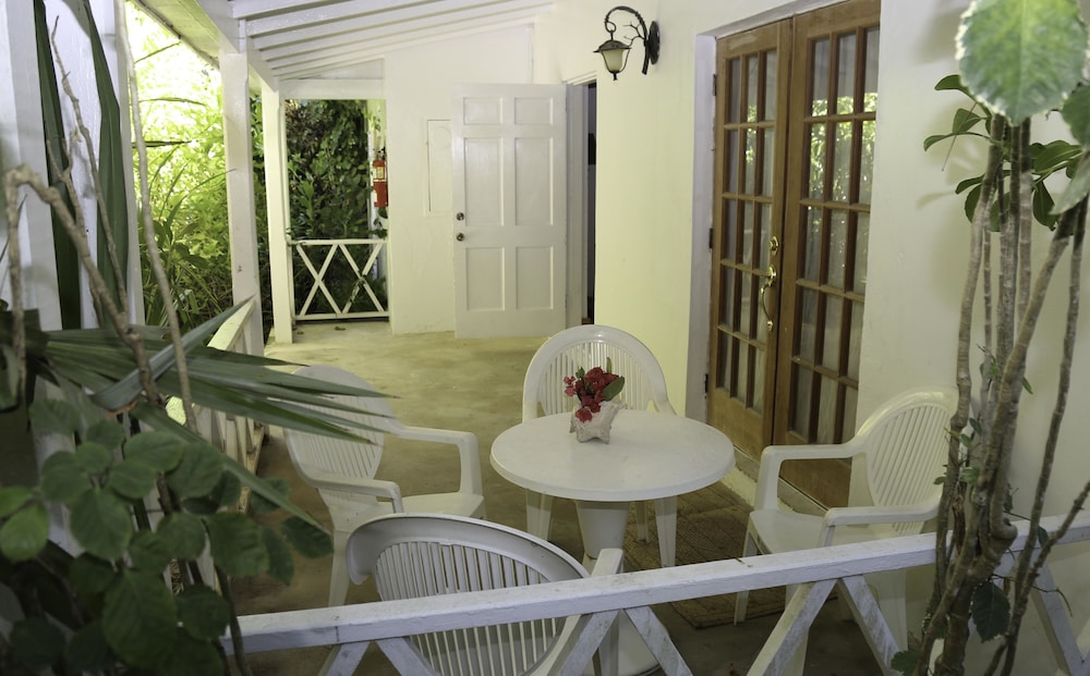 Tingum Village Hotel 43/50