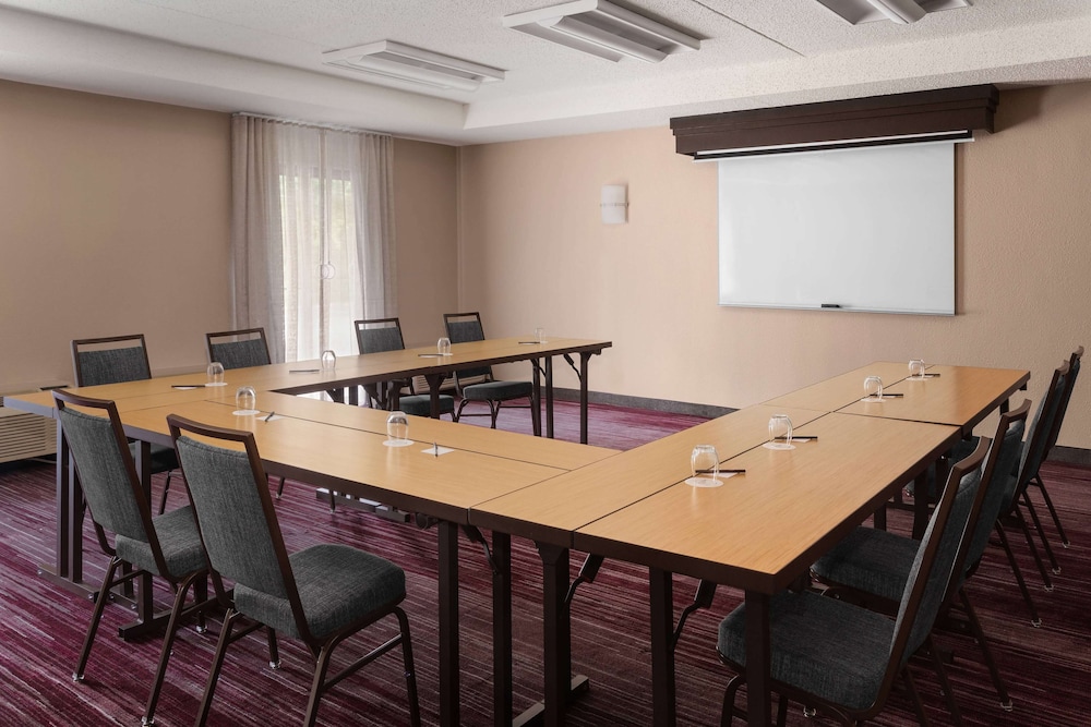 Courtyard by Marriott Mahwah 39/51