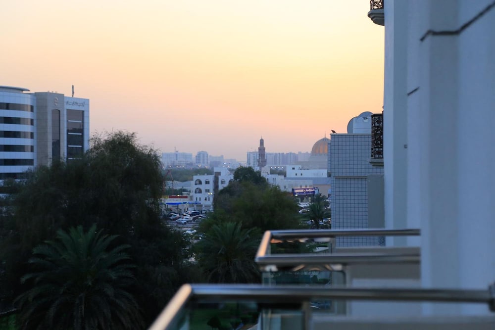 Muscat Inn Hotel 37/40