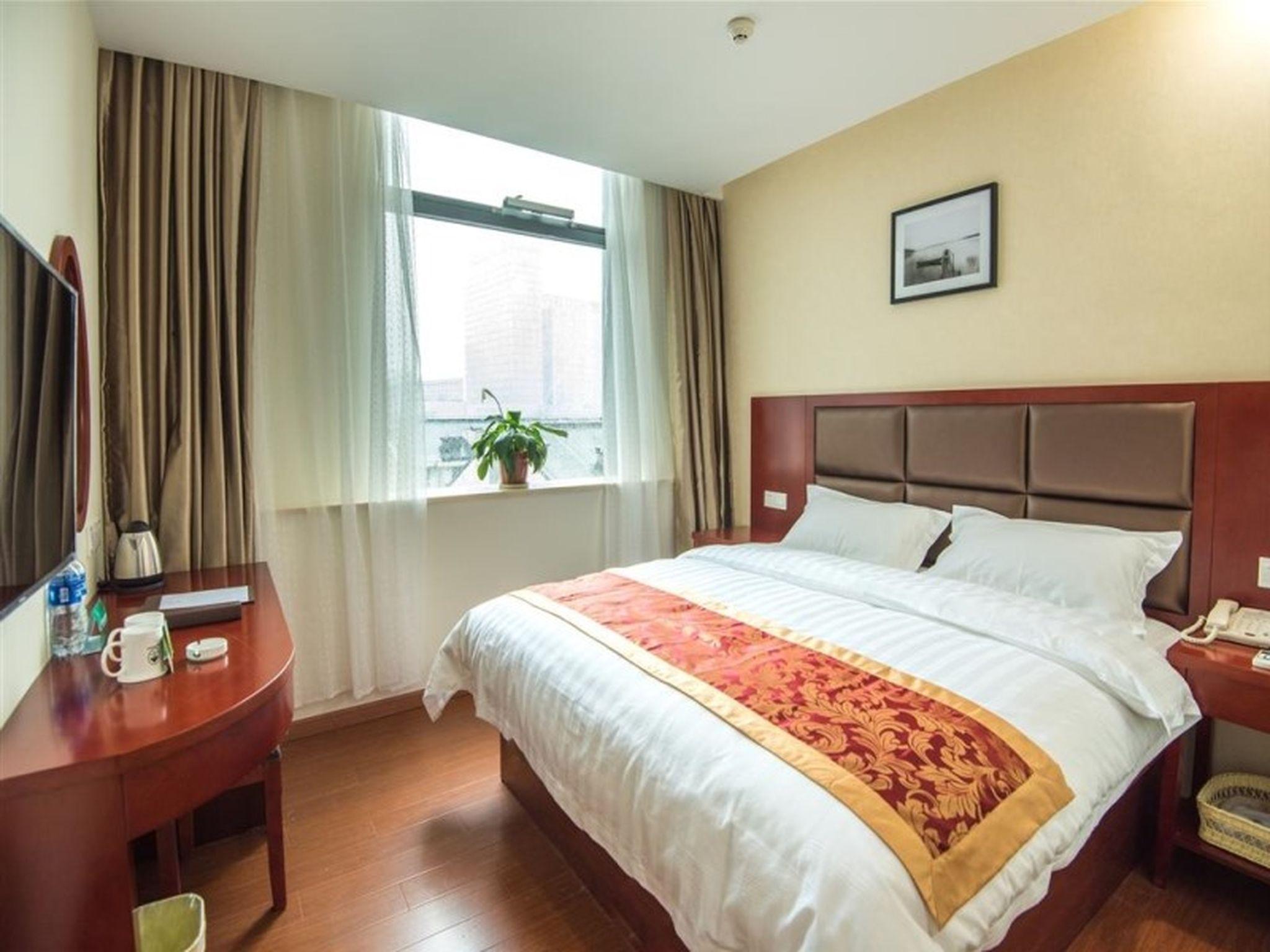 GUEST ROOM, DOUBLE BED
