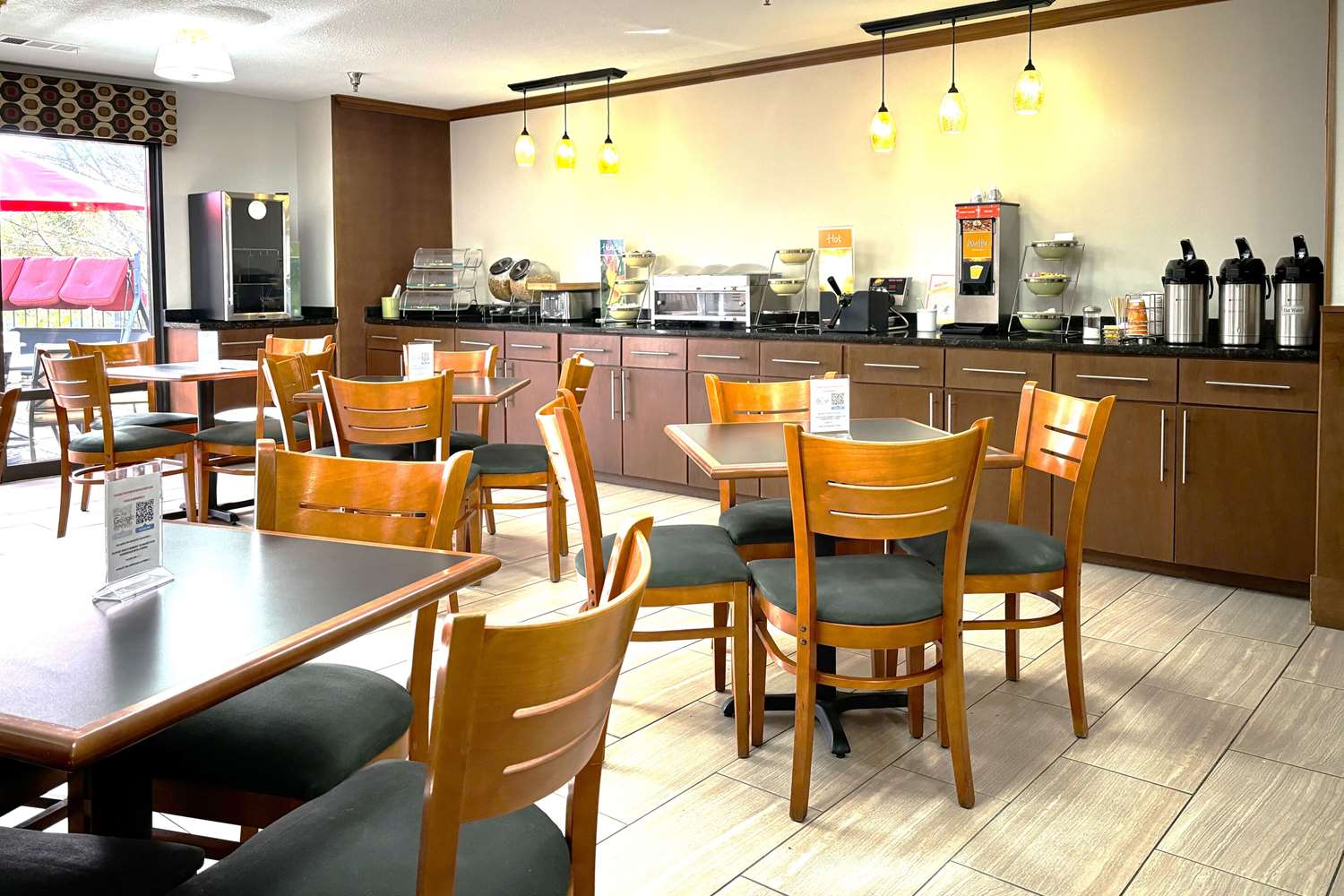Quality Inn & Suites Dawsonville GA 32/40