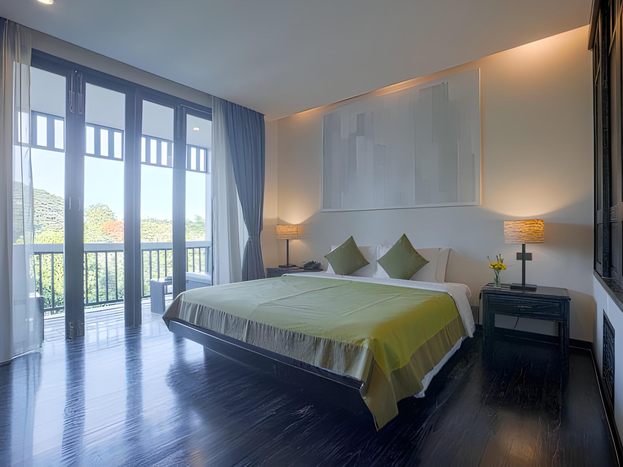 Junior Elephant Premium Room River View King Bed