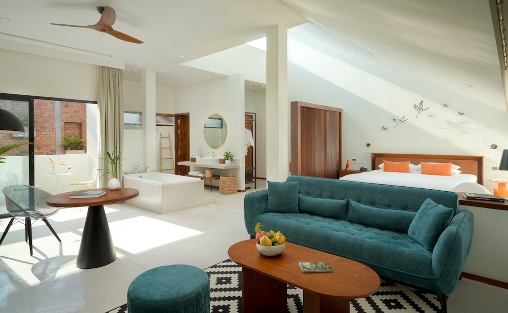The Aviary Hotel 29/50