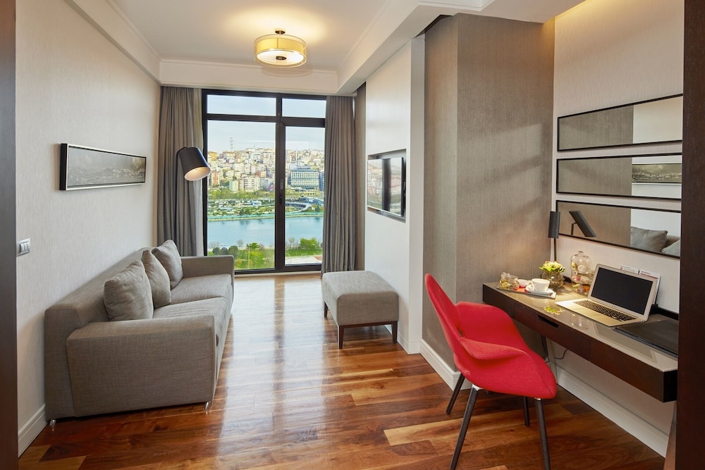Movenpick Hotel Istanbul Golden Horn 56/89