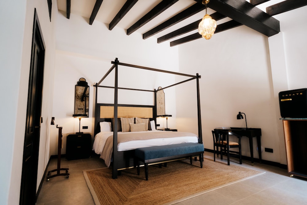 Deluxe, King Bed, Pool View, Pool Side، Hotel Son Moli Country House 6/10