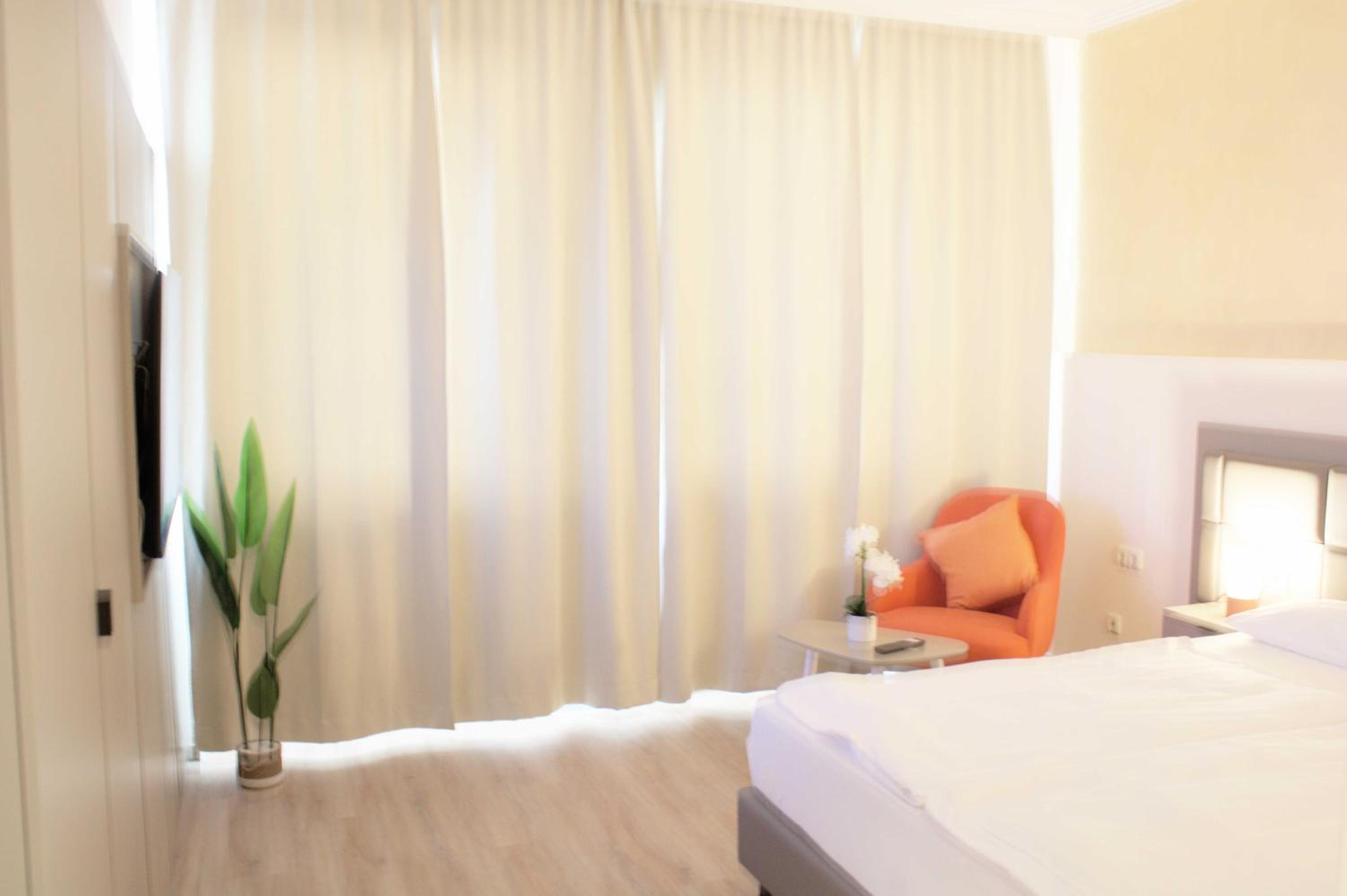 غرفة ديلوكس بسرير كوين، Isar City Hotel 2/3