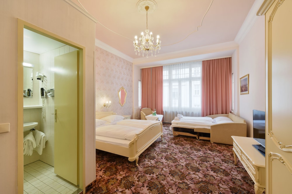 Hotel Pension Baronesse 27/45