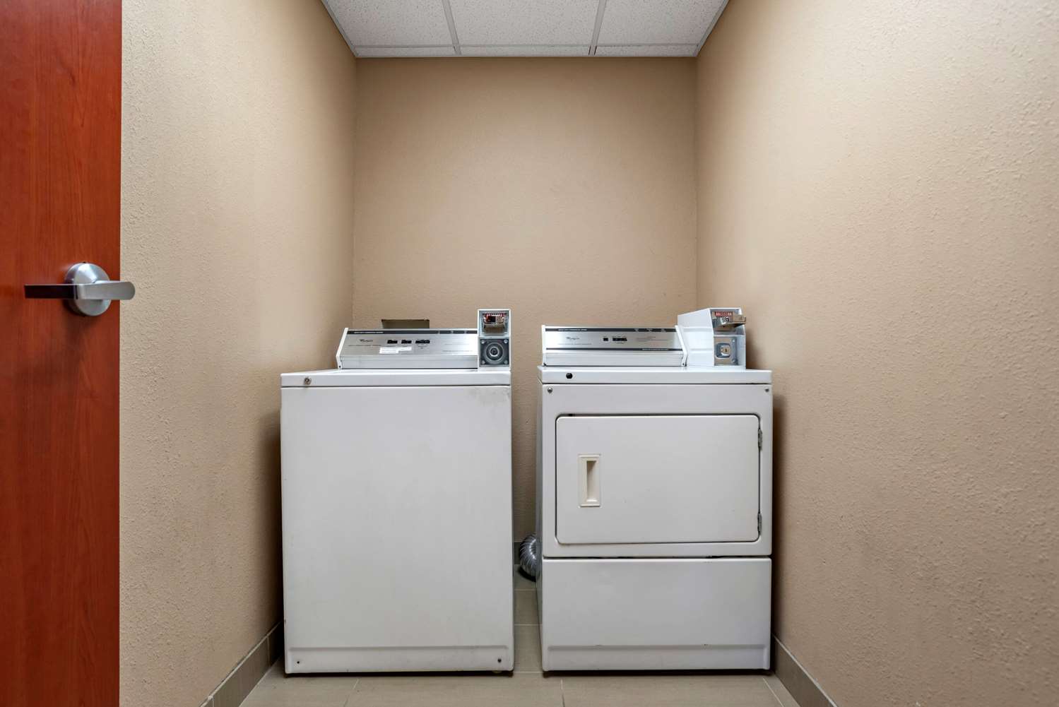 Comfort Inn & Suites Clinton - Jackson West 6/26