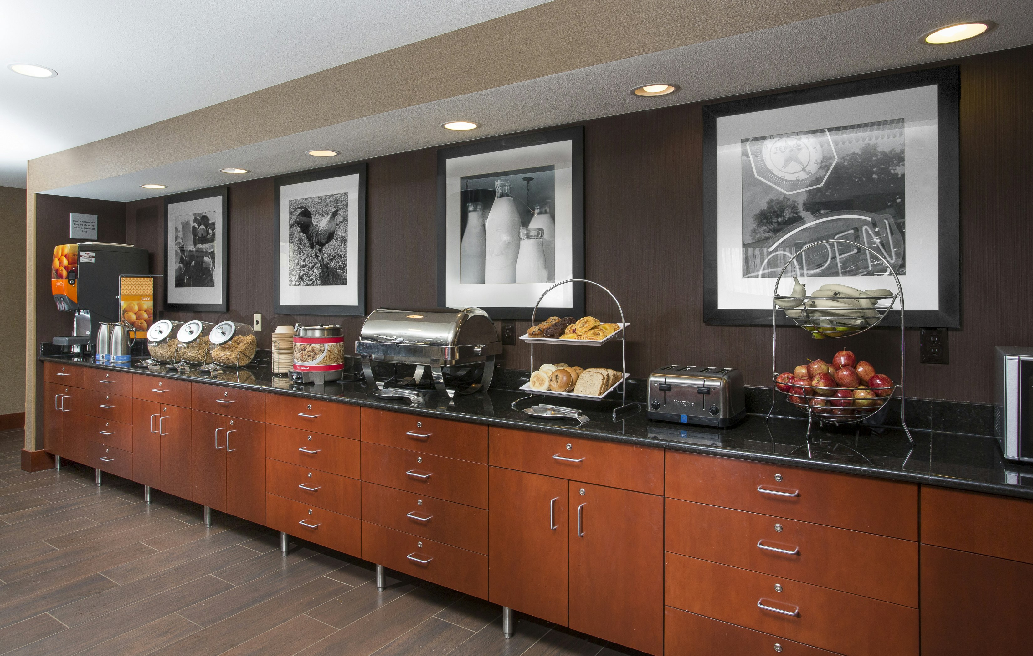 Hampton Inn St. Joseph 8/42