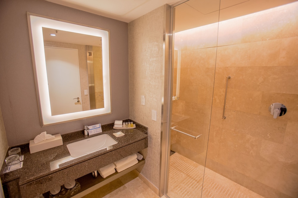 Hilton Pilar 34/80