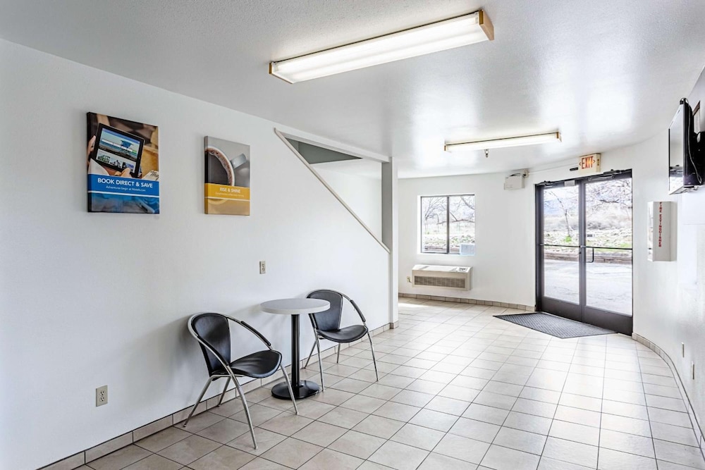 Motel6 Espanola, NM 38/48