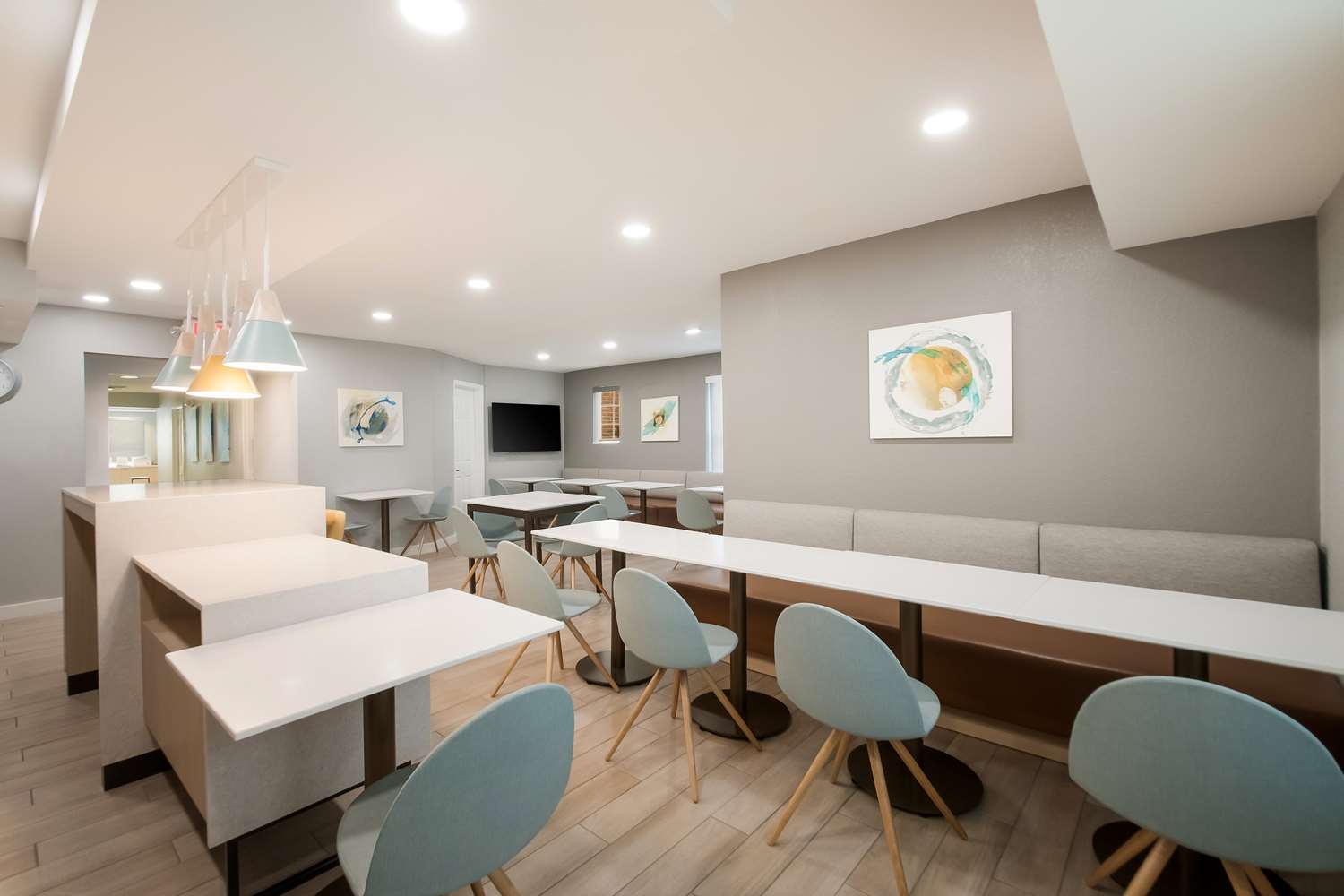 Sonesta Simply Suites Falls Church 12/18