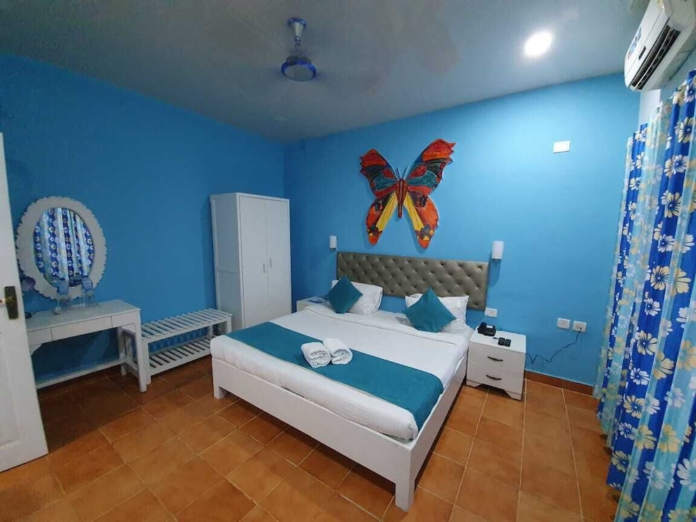 Paradise Village Resort 24/66