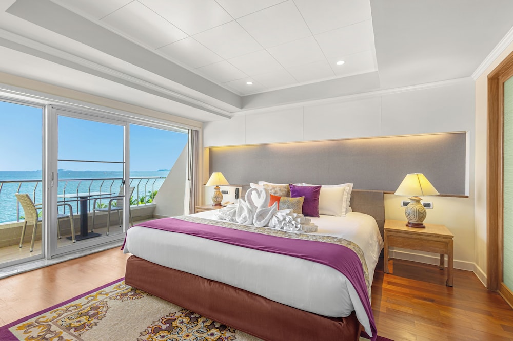 Royal Wing Suites Spa 25/82
