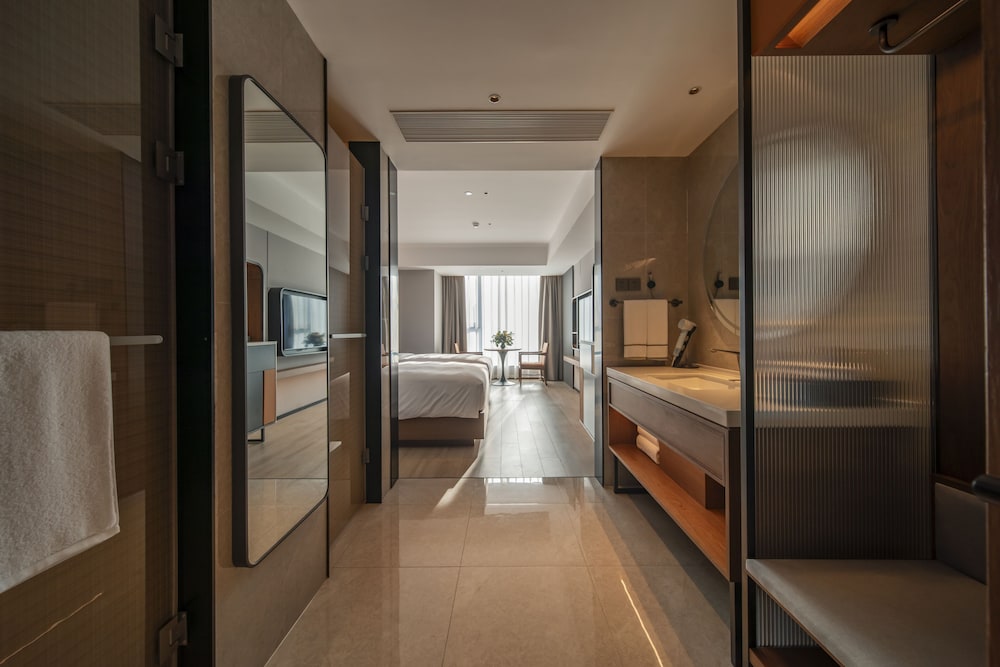 UrCove by Hyatt Chengdu Wenshufang Chunxi Road 47/50