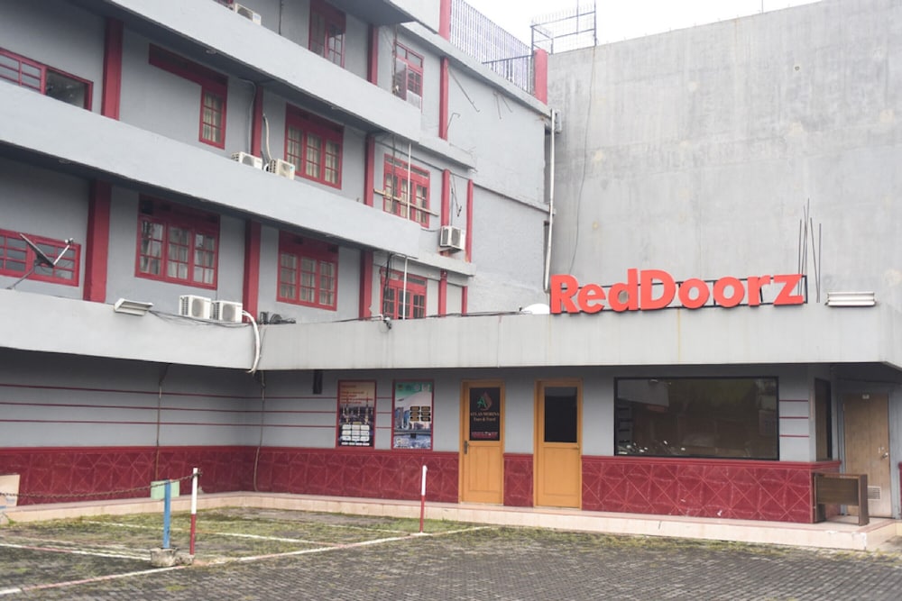 RedDoorz Plus near RSCM Jakarta 29/29
