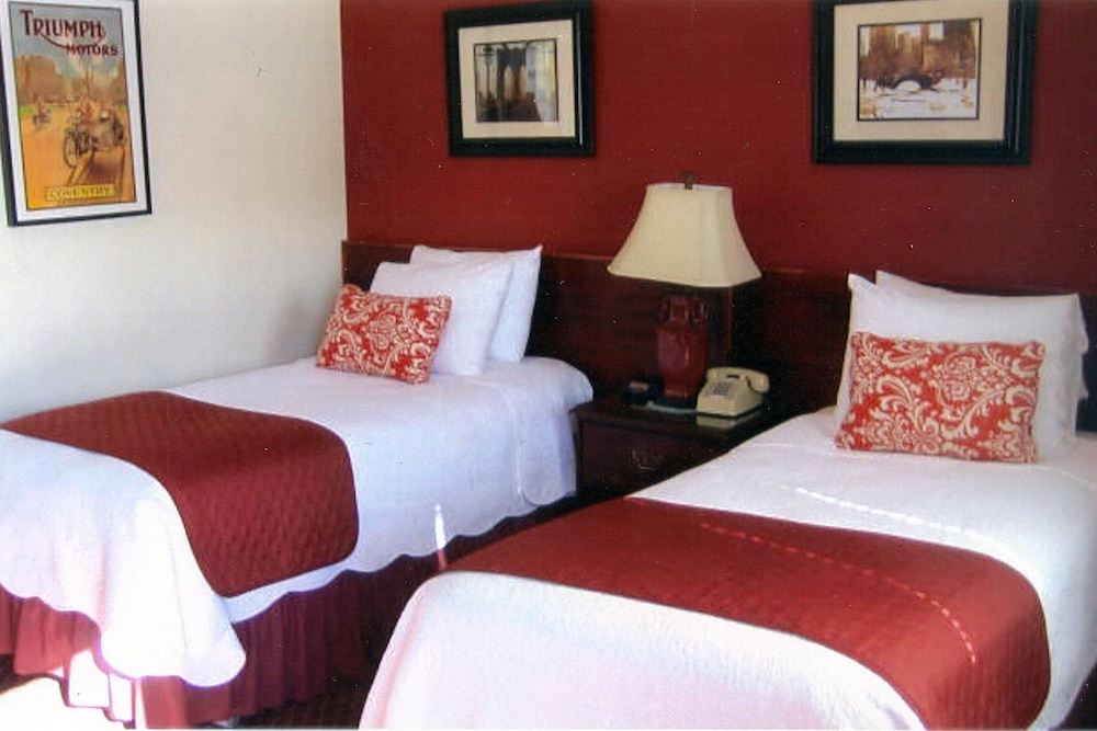 Whitman Motor Lodge 18/53