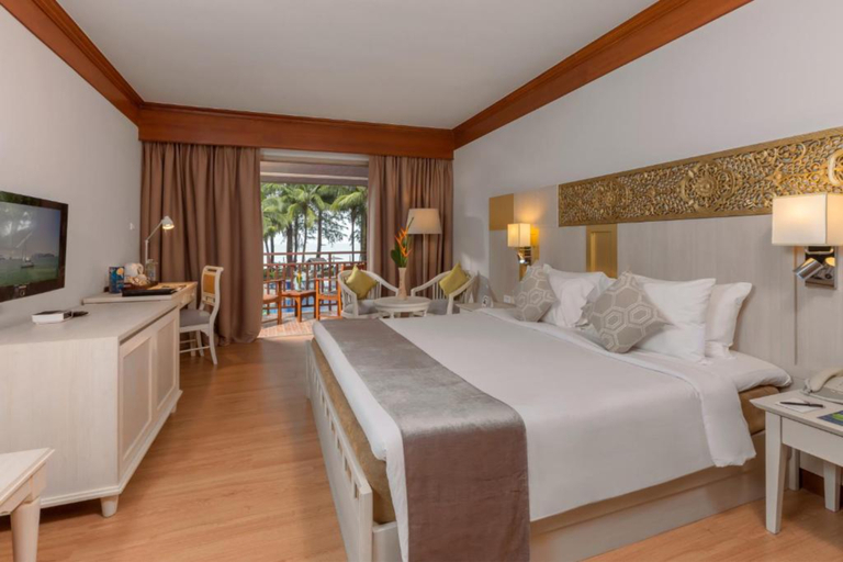 Deluxe, Side Sea View