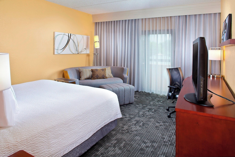 Room, King Bed, Sofa, Accessible