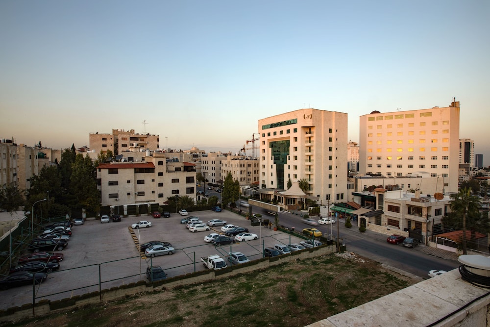 Bristol Hotel Amman 46/50